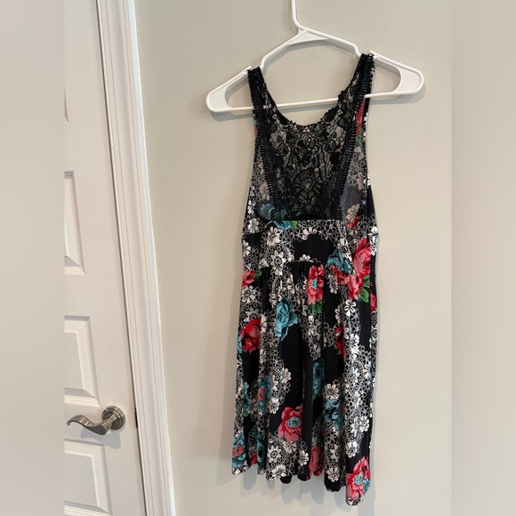 Urban Outfitters Black Floral Mini Dress - Picture 4 of 6